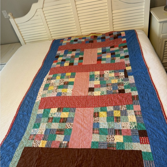 Antique handmade quilt 78 x 46 - Picture 2 of 6